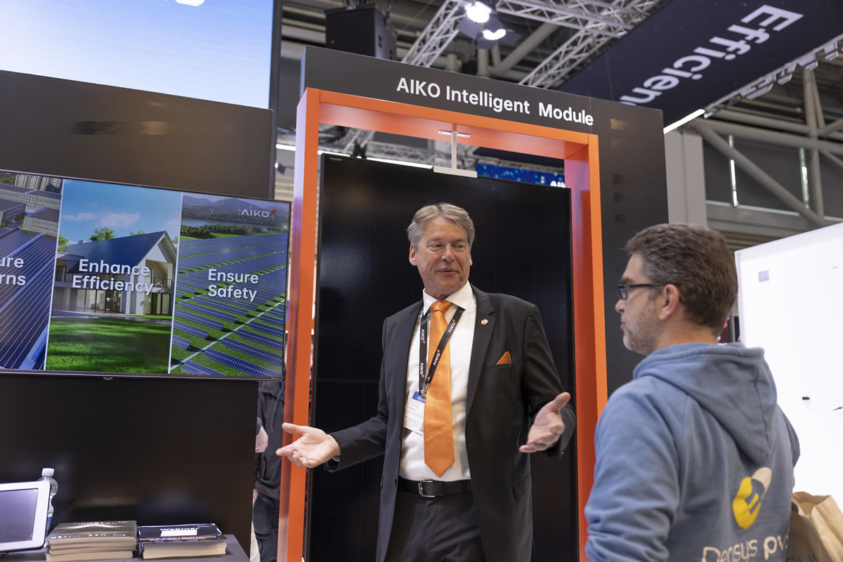 mg冰球突破携“黑科技”新品亮相Intersolar展