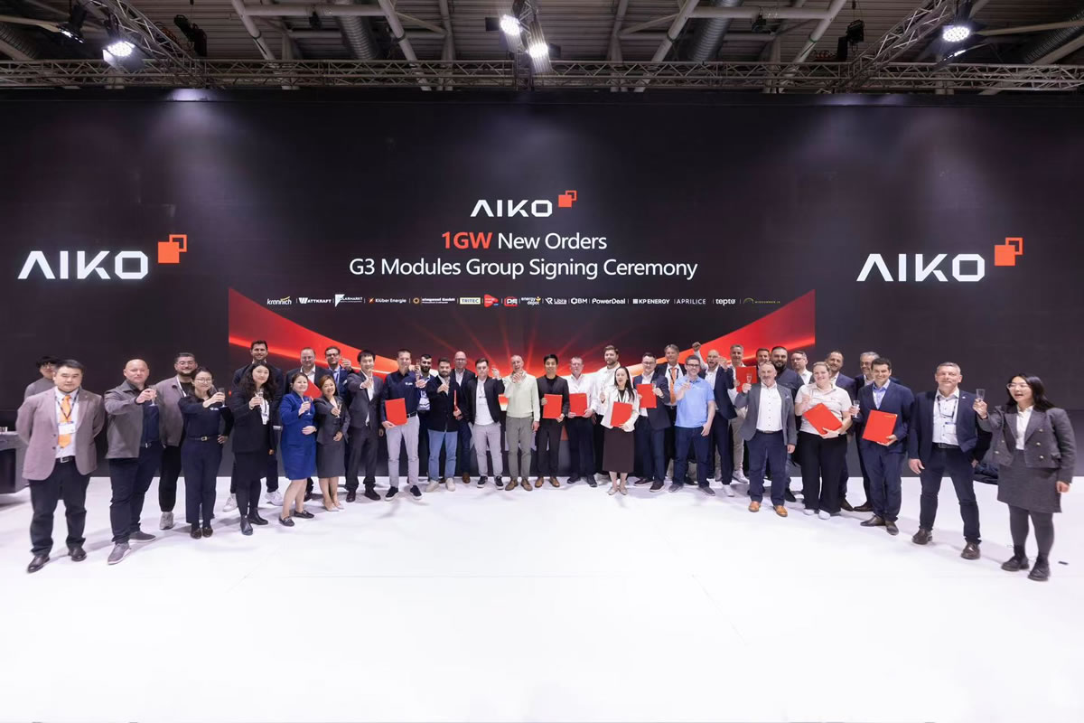 mg冰球突破携“黑科技”新品亮相Intersolar展